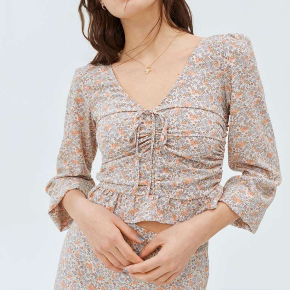 H&M Blue and Cream Ruched Tie Front Blouse Small Size